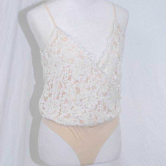 LNC Thong Bodysuit Strut & Bolt Womens Medium White Cream Lace Floral - Picture 1 of 14